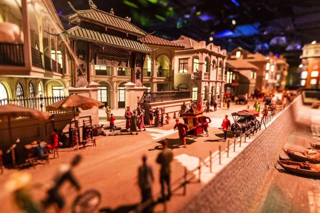 05:08 七大主题展区,500 微缩建筑景观,10000 微缩人物,趣味串联上海