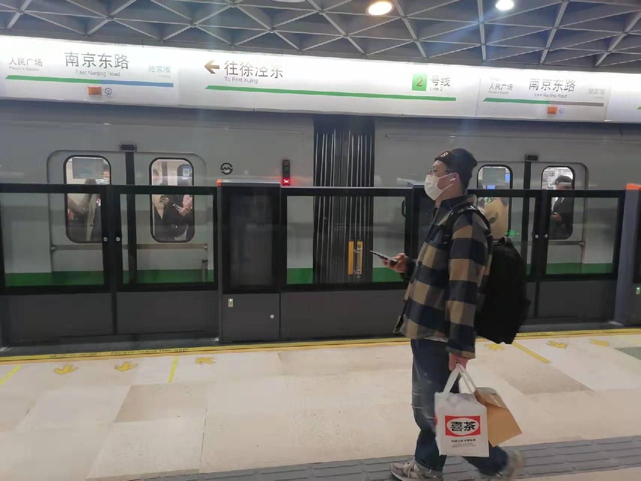 【携程攻略】广州中山纪念堂景点,就在地铁中山纪念堂站，门口就是公车站和地铁站，交通很方便，是广州…